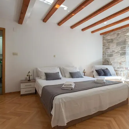 Camenno Apartments-the Heart Of Diocletian's Palace-open Winter! *