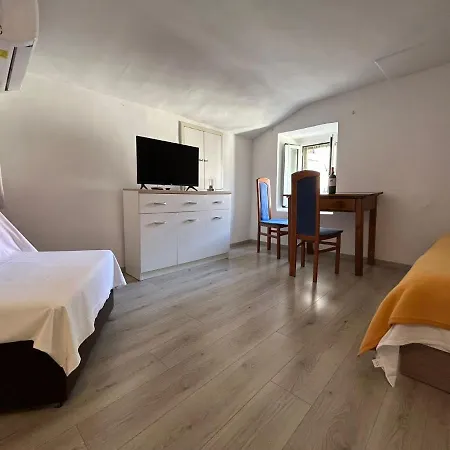 Camenno Apartments-the Heart Of Diocletian's Palace-open Winter!